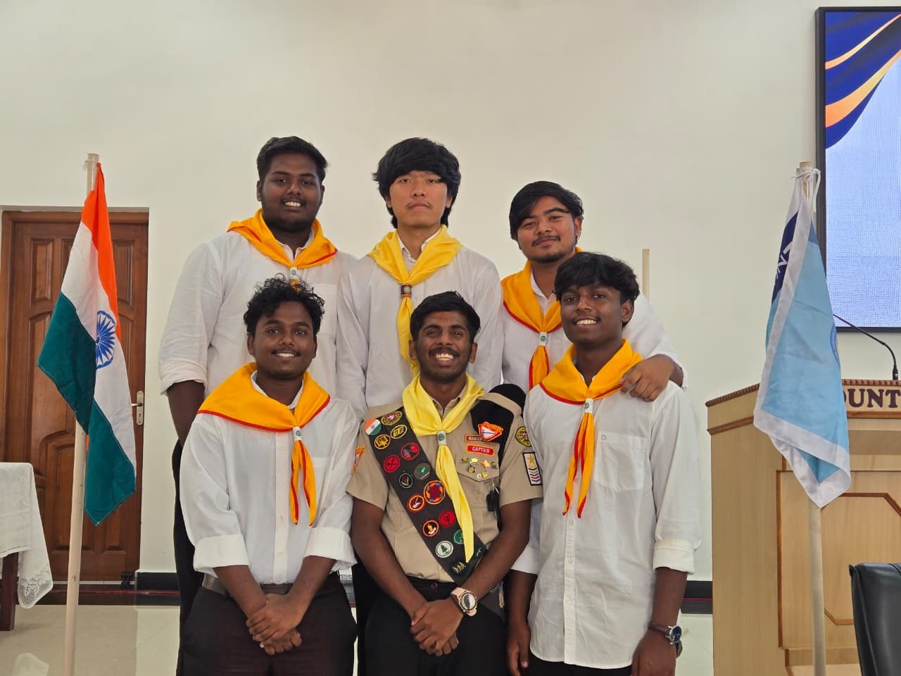 Masterguide Class members smiling together